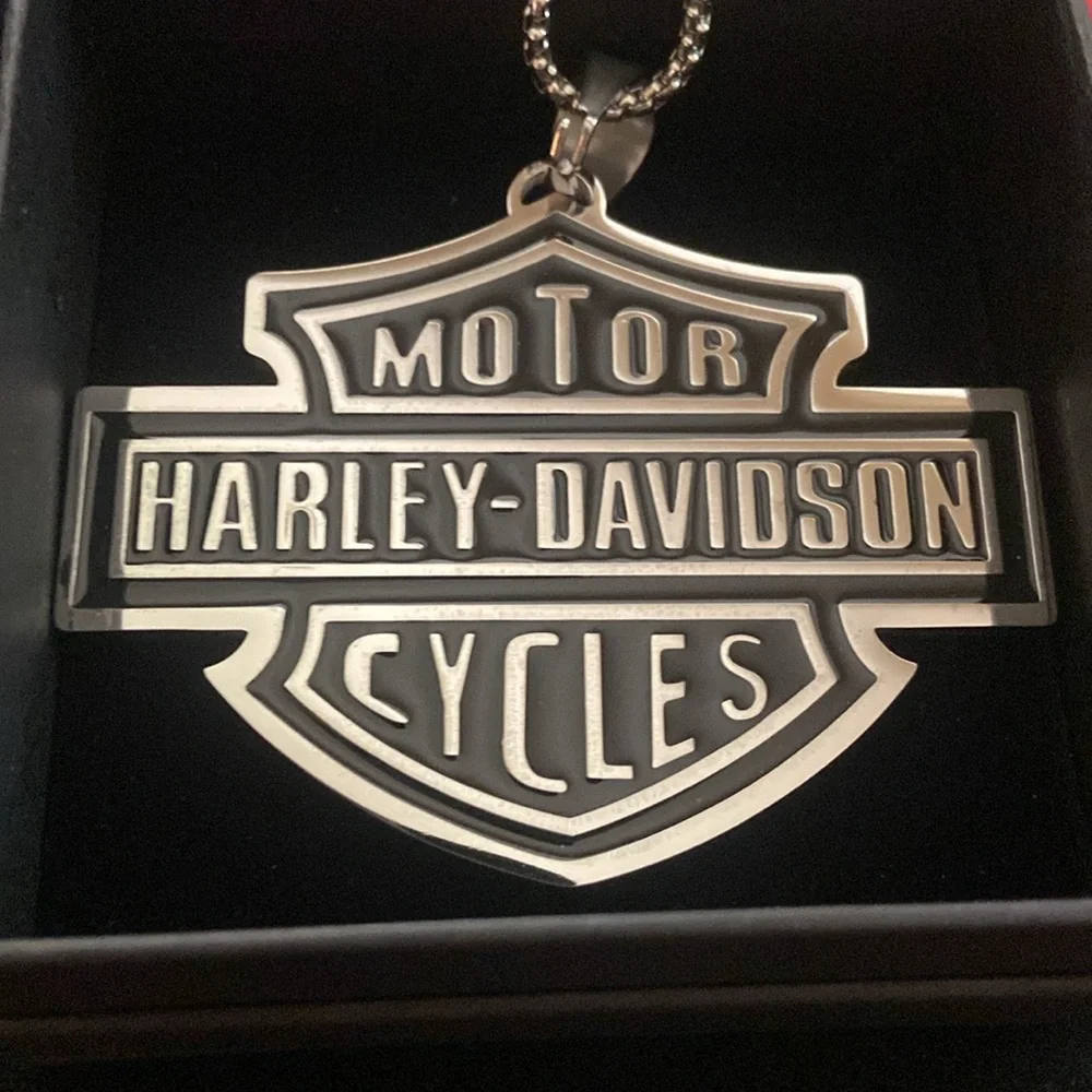 - HD Men’s / Black Necklace